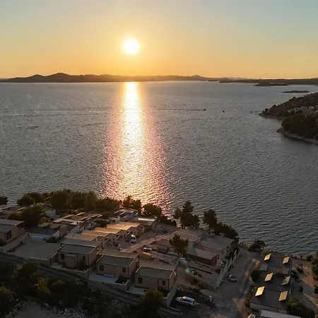 Innova Travelvir - Mobhome Casa Nomad * Drage