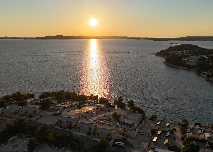 Innova Travelvir - Mobhome Casa Nomad * Drage